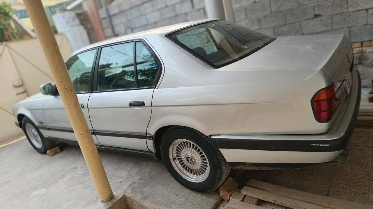 سلام عليكم يا الله بيئم 740 مكينه 8 سلندر بلادي كلش نضيفه رقم بغداد شرط التحويل السعر 60ورقه وبيها مجال
رقم صاحب السياره اتصل ودلل *********** يوسف
