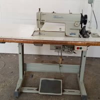 مكينه خياطه للبيع 07733184500