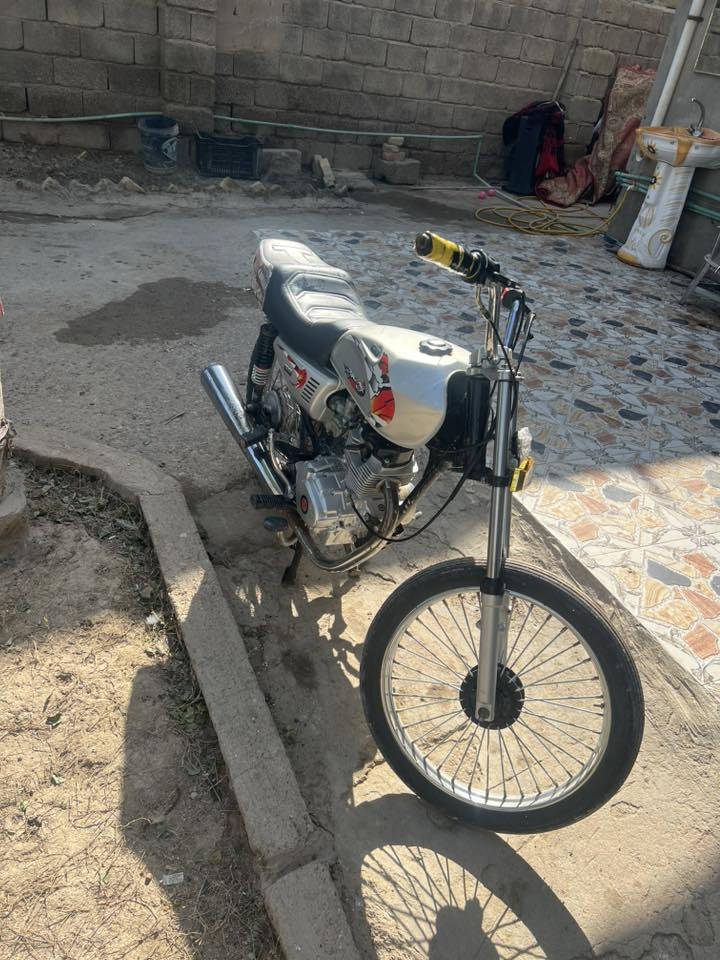 سلام عليكم دراجه البيع نضيفه مكينه بيام تعمير كله 25الشاصي مديل 2016سعره 650 دراجه أوراق اصولي بكاني كوت حي الحكيم رقمي ***********
