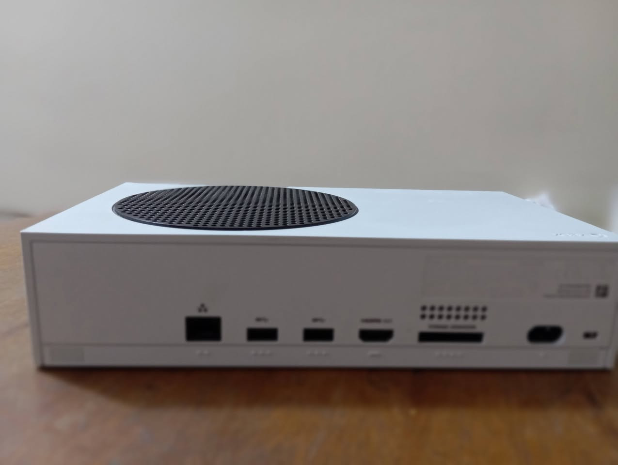 وحش الفئة الاقتصادية (Xbox Series S) باكيج كامل وجاهز للعب 🎮🔥(
السلام عليكم شباب.. عندي جهاز إكس بوكس سيريس أس (Xbox Series S) نظافة 100% للبيع، استخدام (6 شهور فقط) .واحد تيرا___ 1تيرا __ الف گيگا 

تفاصيل العرض:

الجهاز: Xbox Series S مساحة 1000، نظيف جداً، غير مفتوح نهائياً (لاصقة الضمان موجودة)، وما مشتغل هواي.فقط 11ساعة ويا اشتراك شهر مامفعل والعب خير من الله 

اليد الاحترافية: يد GameSir G7 SE (اللون الازرق)، هاي اليد معروفة بميزة (Hall Effect) يعني "درفت" ماكو نهائياً وأسرع بالاستجابة من اليد العادية

الحالة: الجهاز والملحقات كلهم شغالين 100% وبدون أي نقص أو عيب تقني.

السعر المطللوب : قيم بل يرضي الله

المكان: (بغداد - الشعب  )

التواصل: *********** واتس
