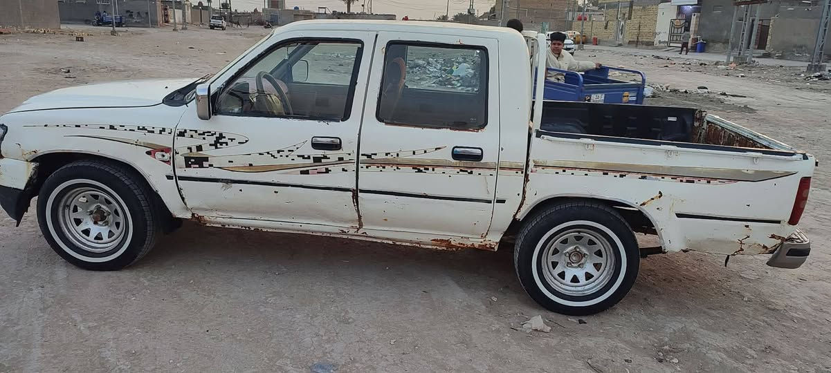 دير للبيع 2007
جاهزه السياره مال جناي
 تخم تاير جديد 
محرك كير حداديه كهربائيات كله جاهز 
السعر المطلوب 17وبيها مجال

شراي اتصل ودلل ***********
