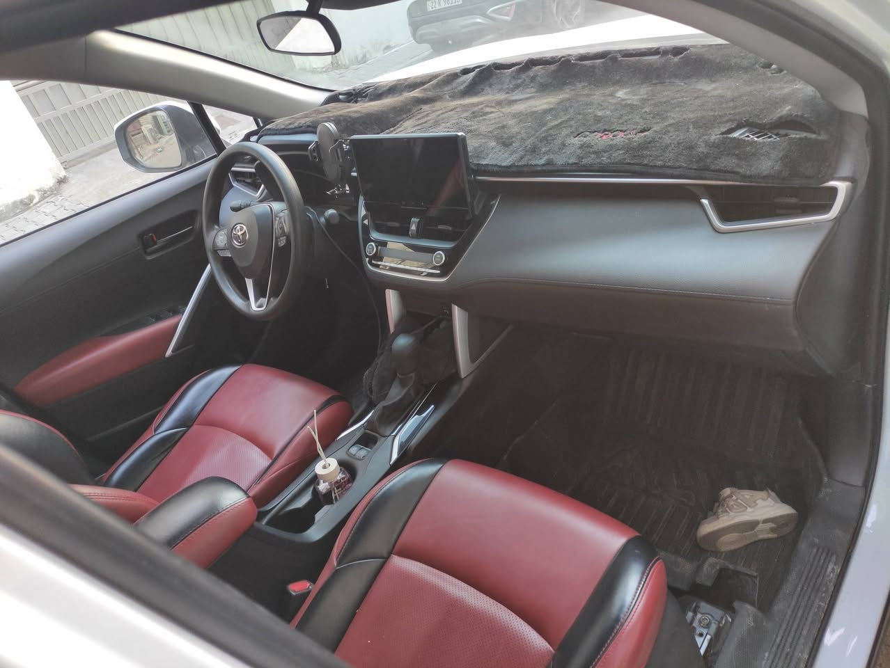 سلام عليكم فروت لاندر ٢٤مكفوله 
موصفات 
راذار 
فتحه
اوت هولد 
هندبريك بصمه
جلد احمر 
بصمه ذكيه
محرك ٢٠٠٠
٣وضعيات قياده
ماشيه ٢٦كيلو
تحكم ستيرن 
بغداد بسمي 
مكان سياره 
العطيفيه
السعر ٢٦مليون
***********
