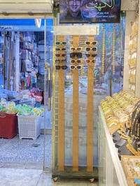 عارضة نظارات للبيع مستخدمة قليل السعر 100 الف للاتصال07712767208