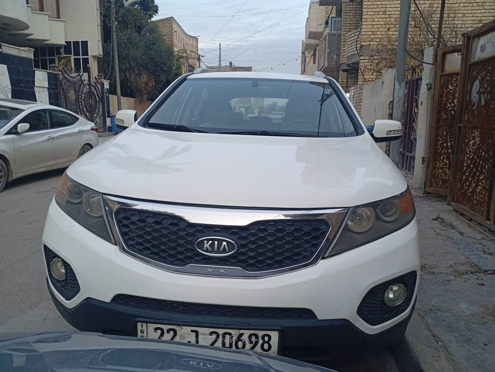 السلام عليكم للبيع سورنتو خليجي ابيض ٧راكب ٣قطع تبريد محرك والكير مكفولات تخم تايرات باتري جديد الصدر جديد بصمه تشغيل والباب بدون صبغ ماشيه 188kmرقم أربيل باسمنه تحويل موديل 2013 موجوده بغداد السعر ١٤٠وبيه مجال للشراي محرك ٢٤٠٠دوش للتواصل على الرقم *********** بغداد, العراق
