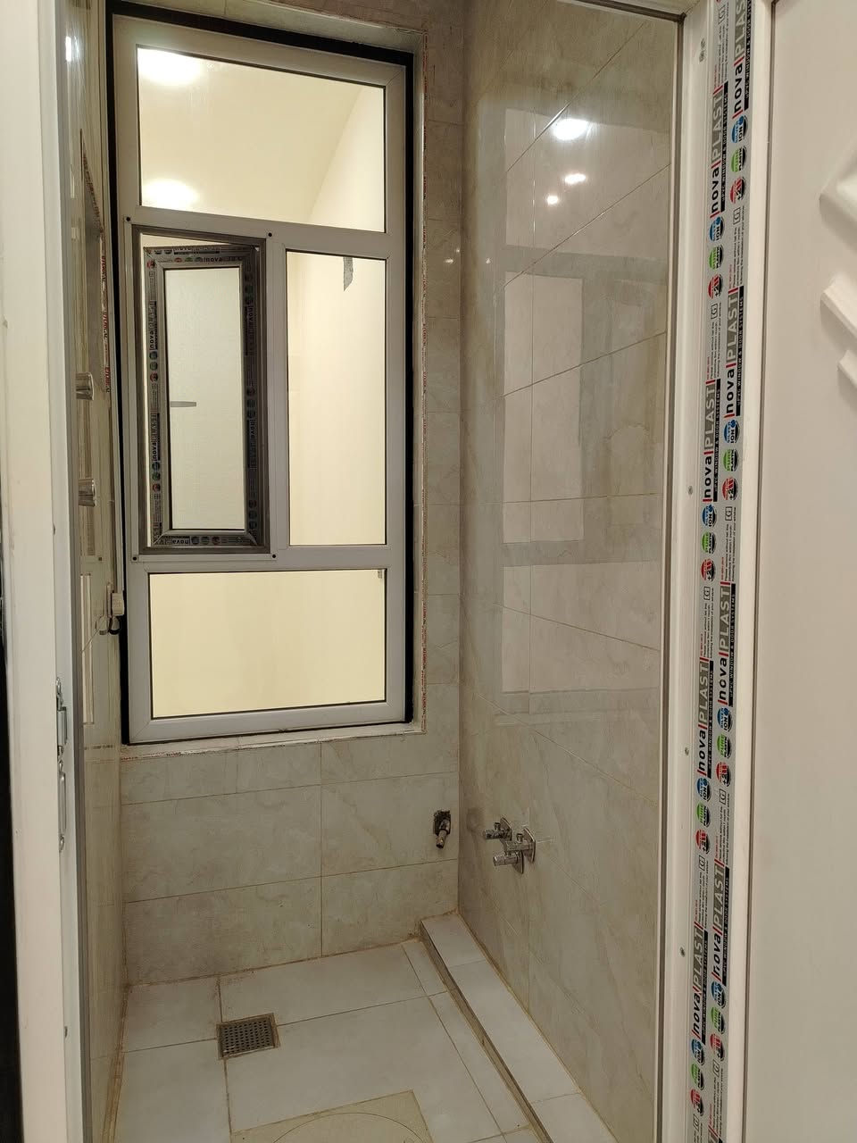 #مكتب_نيوهاوس_للعقار
للبيع ٥٠م بناء حديث منطقة الفرات بسعر مناسب 
.......
اعلان رقم ٤٠٧
.......
مشتمل ٥٠م طابقين ونص بناء حديث واجهة ٥ نزال ١٠
فول درجة اولى
في منطقة الفرات بظهر الهياكل مباشرةََ
للاستفسار *********** متوفر واتس اب اتصال
مكتب نيو هاوس للعقار الكائن في
حي الجهاد الديوان مقابل الامانة قرب كوفي ركن الديوان
