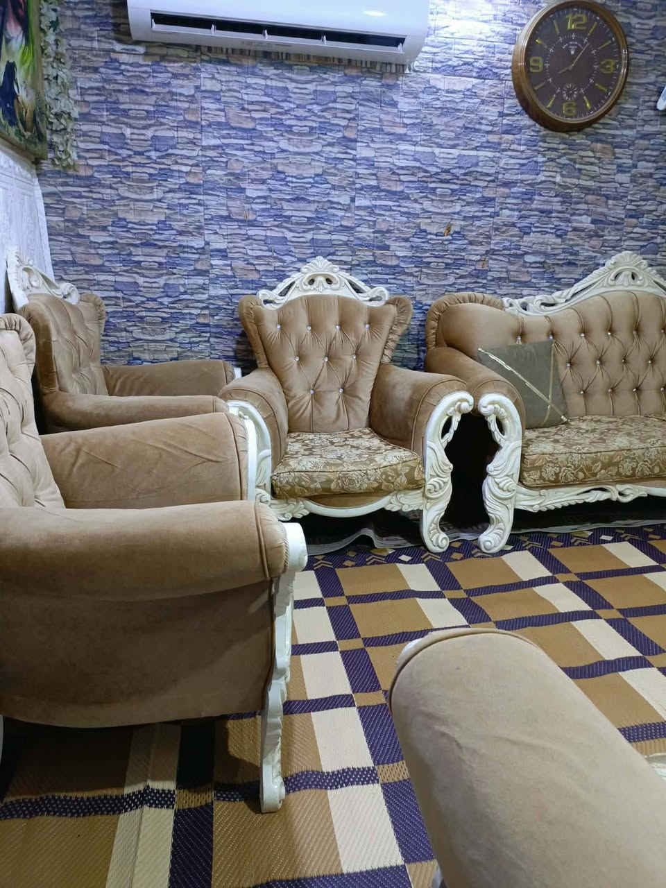@إشارة تخم رئاسي 6 قطع 10 نفرات وي الكوشات  جاهز تاخذ وتفرش كلش نضيف 350 بي مجال قليل تركي الاصلي كلش نضيف الي يريده يراسلني او يتصل *********** @الجميع
