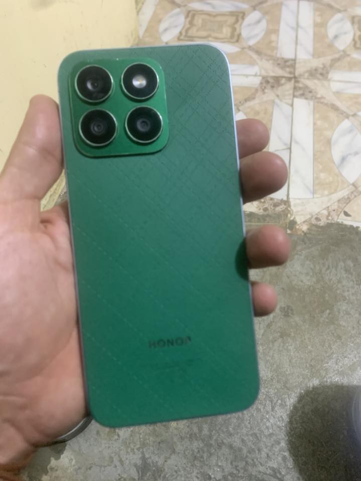 هونر x8للبيع بس خط بشاشه خفيف للبيع ب85

***********
