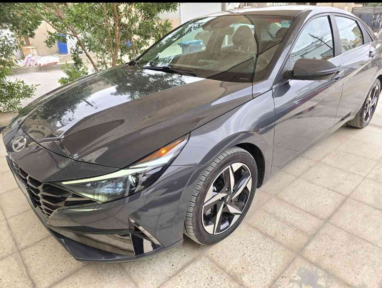 السلام عليكم النترا هايبرد لمتدد فول مواصفات
مواصفات👇
بصمه
فتحه 
جلد
تدفئه تبريد كشنات
ذاكره خزن مقاعد
دشبول شاشه متصل
نظام نقطه عمياء وحساسات خلفيه
هند بريك بصمه 
لايت ليد بلادي 
لد متصل بك لايت
ماشيه 24 الف ميل
السياره جاهزه من كولشي رقم بغداد بأسمي
حادثه فقط بارد بلصندوك الخلفي ودعاميه تبديل الباقي مكفول مسورده على ايدي
السعر  175 مجال بسيط 
للاستسفار ***********
