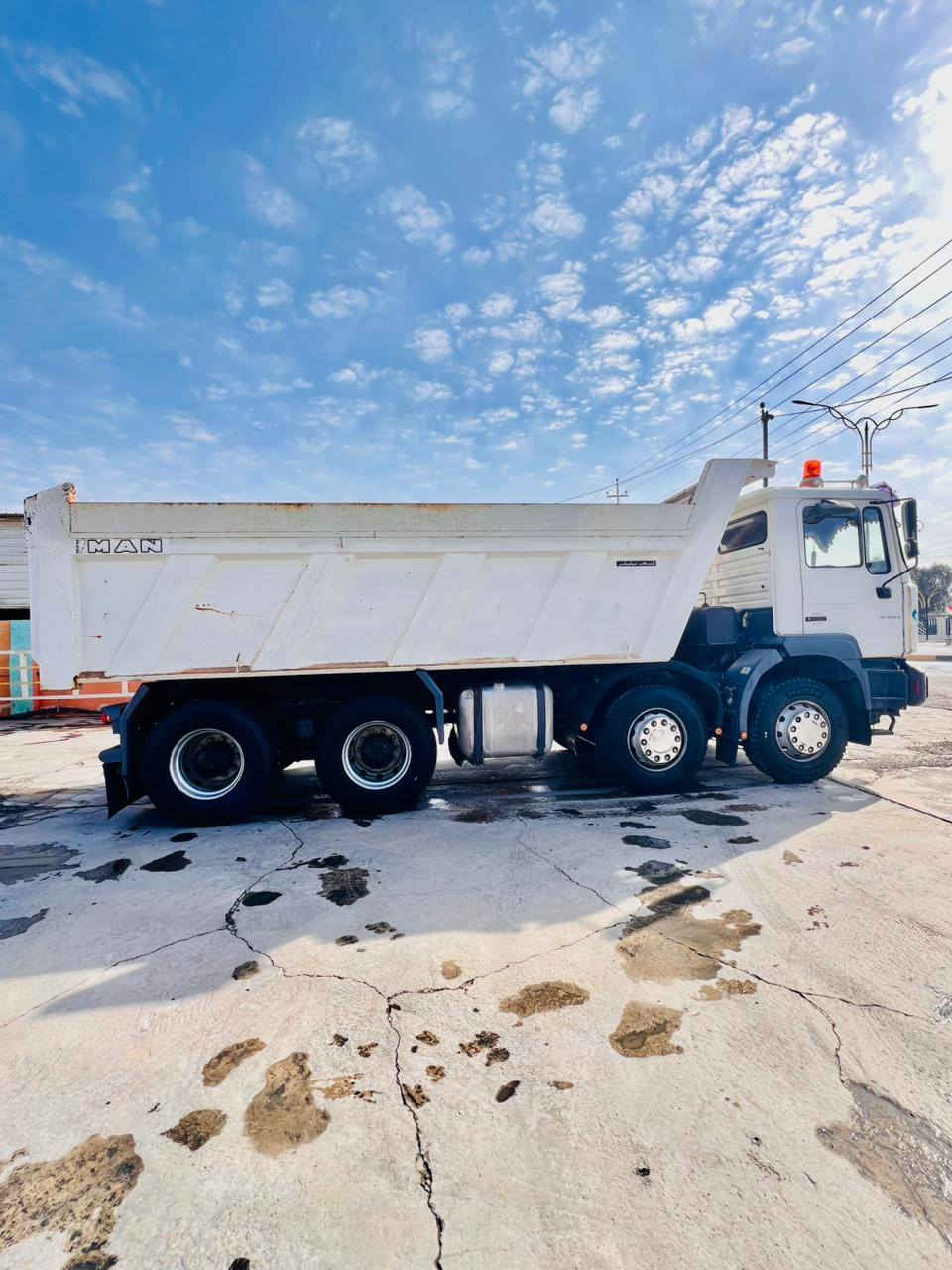 البيع مان صقر عكرب بلادي
/2002
مكينه /460 لا صرف وله بخار
 /ريتايدر 5طكات
 مجموعه /جي اف حديث ام الربل خمس فحله  
تبريد شغال بلادي 
تخم تاير   
شاصي عالي مكفول 
كهربائيات سيارة مفول
 منضومه مقطوره
كامله عوزه بس هوك سحب 
الاستفسار اتصل /‭
*********** 
***********8
