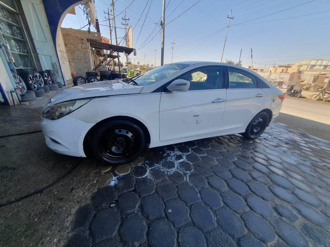 السلام عليكم من رخصة الادمن سوناتا 2012 رقم بغداد للبيع السياره مصبوغه عام مكاني كربلاء مكينه كير تبريد حداديه تخم تاير جاهزات  السعر 75 وبيهه مجال قليل *********** كربلاء, العراق
