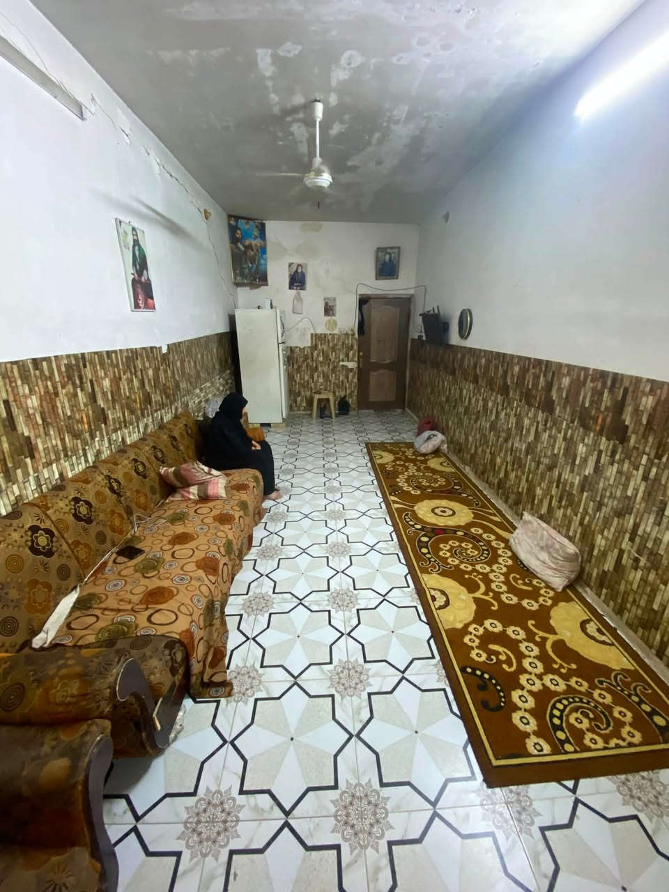 سلام عليكم بيت قاط ونص غرفه نفس الجوه وسطح جبير بسبع قصور يم أسواق علاوي عارضينه 90وبي مجال رقمي ***********
