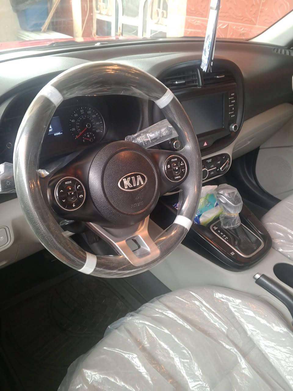 السلام عليكم صول ٢٠٢١ مكينه دوش محرك 2000السياره ماشيه 44 حادثة فقط قبق جنطه مبدل وبنيد مرشوش بدون فتح اتصل على الرقم ***********بي واتساب مكان السيارة بابل ابو خستاوي شارع سيد علي
