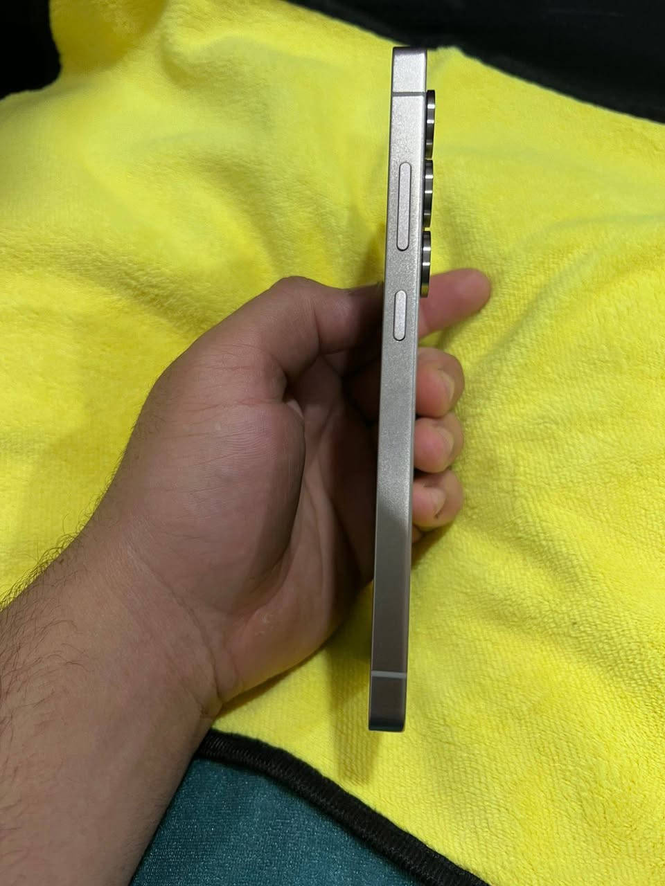 Samsung s25 ultra
الجهاز من ناحية النظافه اعتبره جديد زلغ ما بي استخدام سنة ضبط موجود بالوصل 
استخدام خفيف لطيف 
السعر: 1٫225٫000IQD
التواصل خاص او على الرقم الاتي:
***********
