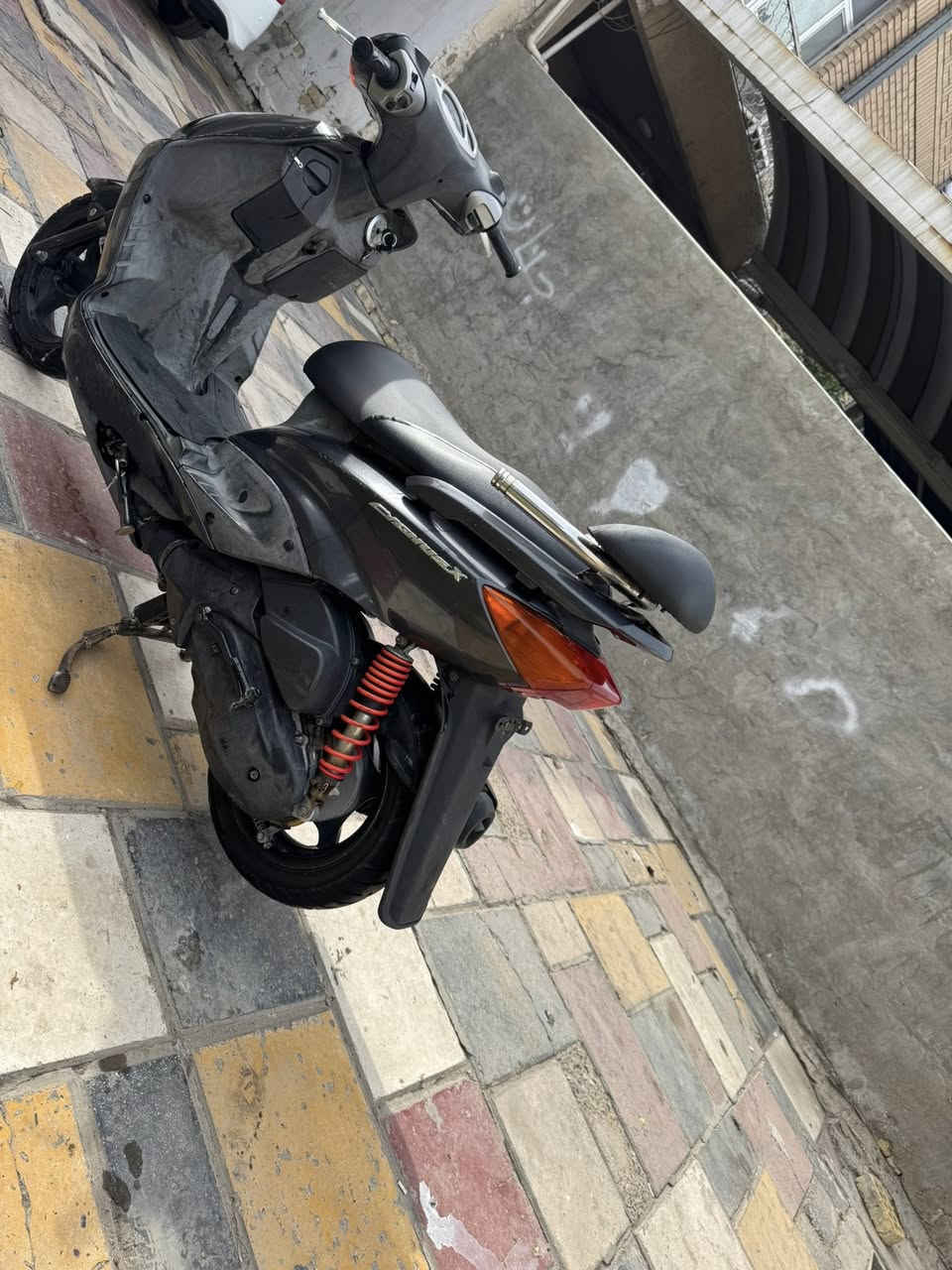 سلام عليكم للبيع سكنس ياباني 110ستاند كهرباء بلاديه كله جديده اي نقص مابيه السعر 800وبيه مجال بسيط للاستفسار ***********مكاني بغداد حي القاهره فقط التريشه نكسرت وجبت غير لون اصليه
