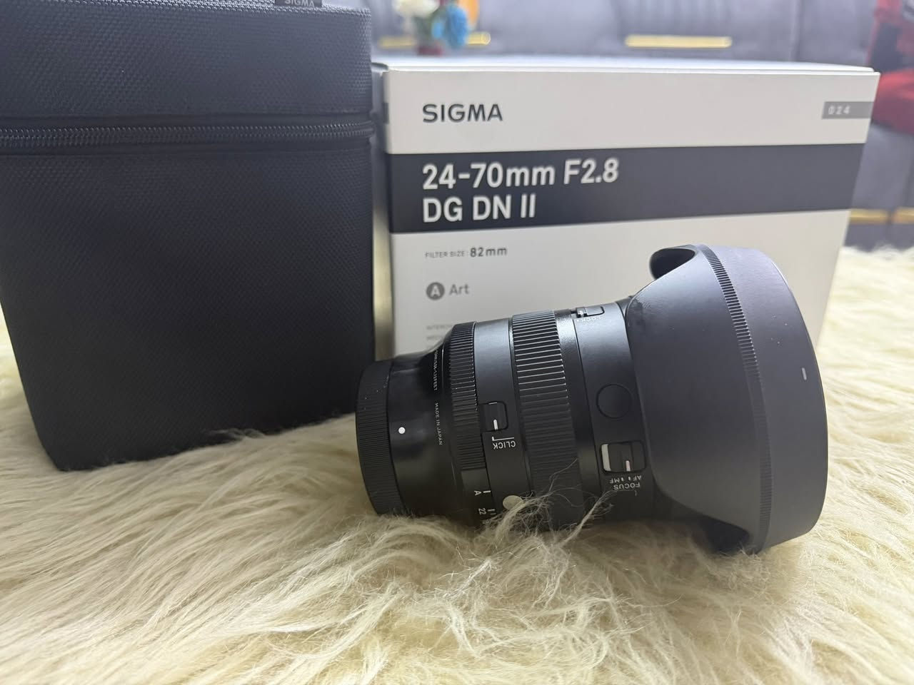 فلتر LENS FILTER
وعدسه سكمه 24-70 

فتحه العدسه 2.8

الاصدار الثاني 

التوصيل موجود

واتساب ***********
