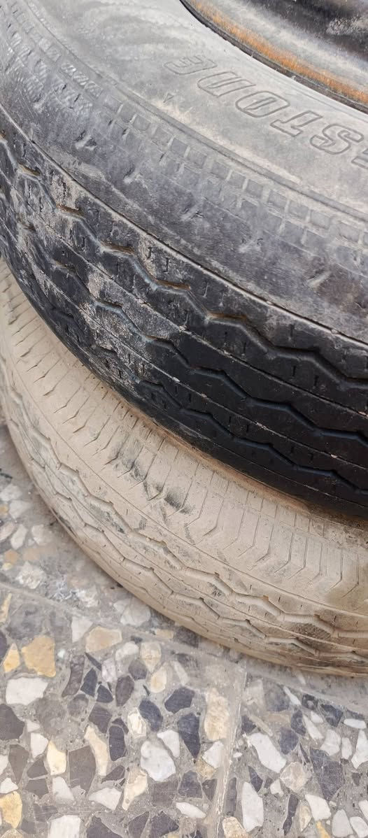 السلام عليكم مرخصت الادمن 
تخم وياله مال جمبي عاليه جدد 
زوج تايرات برجستون نص عمر 
السعر ١٠٠ الف
للاستفسار ***********
