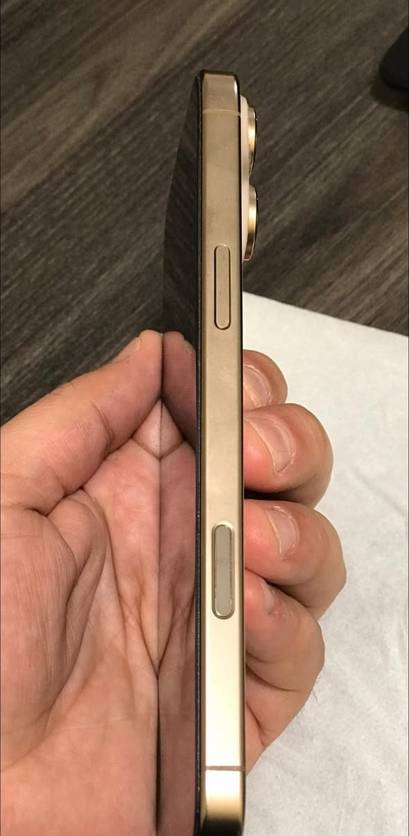 السلام عليكم
آيفون ١٦ برو ماكس
ذاكرة ٢٥٦
بطارية ٩٣
الجهاز نظيف نسبتة اكثر من ٩٥٪؜
رايده بمليون و ٣٢٥  و بي مجال بسيط

للتواصل  ***********

