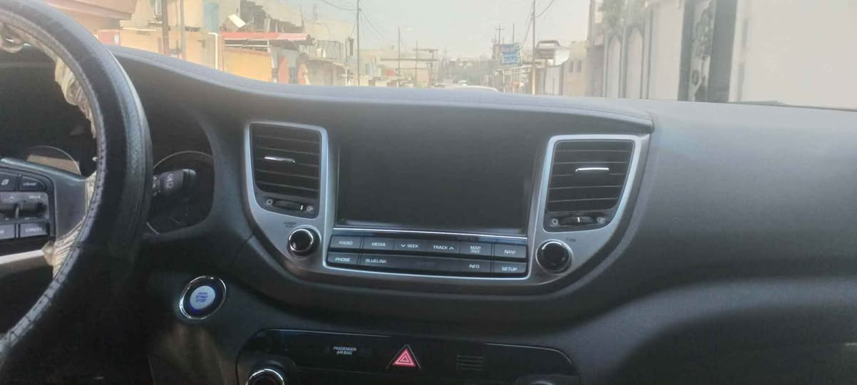 السلام عليكم 

توسان 2017
المحرك كايم
وارد امريكي ضرر تبديل بوند بدون ايرباك صور الضرر مرفقة 
رقم الشاصي KM8J33A47HU509338

رقم أربيل  
لون نفطي 
مواصفات 
بصمة تشغيل+بصمة ابواب
ماشيه 67
مكينه GDI2000
كاميرا دواره 
تحكمات استيرين 
ويل 19
حساس خلفي
كامره خلفي 
شاشه 
هند ابريك 
ثلاثه انظمه القياده-عادي اسبورت -ايكو
كشنات جلد وكهربائي
باقي المواصفات معروفه 
السيارة بأسمي
بيها كوبون
السعر 140
رقمي *********** موصل, نينوى
