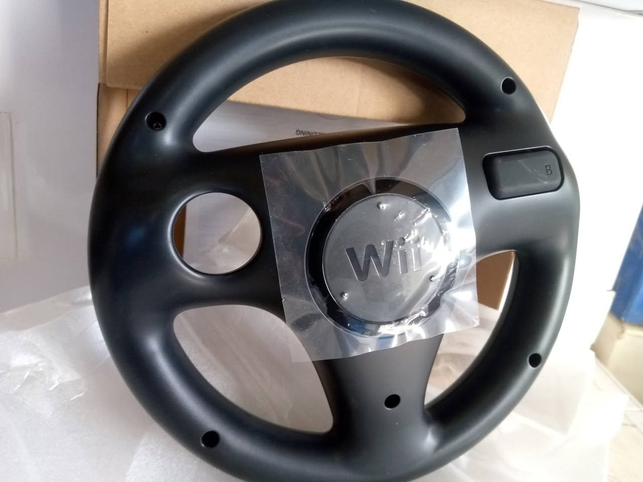 Nintendo Wii . 
ننتيندو وي نسخة ماريو كارت وي باك .
الجهاز لوك مطابق + ٧ العاب اصلية  .
معدل رام ١٢٨ كيكا + مكتبة العاب  .
بلي ستيشن ١ .
بلي ستيشن ٢ نسخة الكيم كيوب + ٦ اجزاء ريزدينت ايفل .
بلي ستيشن ٣ نسخة ننتيندو وي  + ٥ اجزاء ريزدينت ايفل .
سيكا ٥ اجهزة ميكا درايف+جينيسس+سيكا ٣٢+سيكا ماستر سيستم+سيكا سي دي .
مايكرو+سوبر ننتيندو+ام اس يو سوني.
بالإضافة الى الكثير من الأجهزة والالعاب المختلفة.
للتواصل .*********** .
