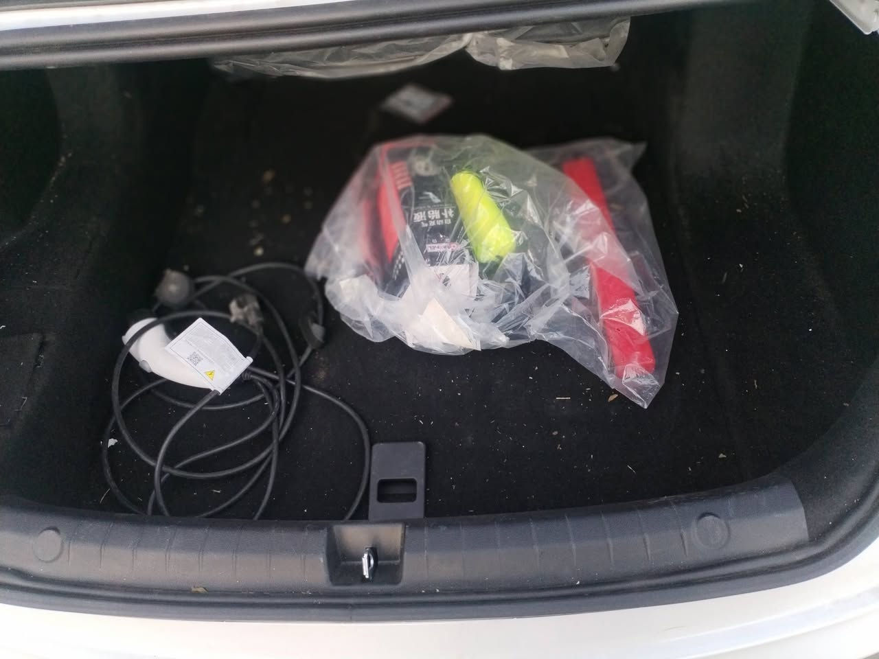 السلام عليكم سيل فايف اخت الزيرو ماشيه ٢٤٠٠تمشيك ٢١٠٠تفويله الخزان ٦٥لتر ابيض ملكي كامل ملحقات وياها حي الاعلام قرب جامع عمر الاتصال ***********السعر 18150
