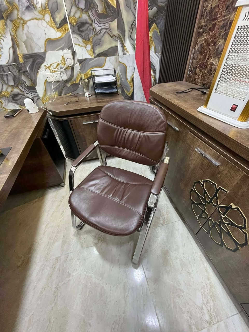 #غراض_مكتب_للبيع_
#بيع_شلع
ميز مكتبي  4 قطع 

وديوان 3 قطع 
 + والكرسي 
+ بوفية مكتب 

السعر مليون و 250

 1.250.000 قابل للتفاوض

مكان موصل حي المثنى

الطلب والستفسار التواصل
***********
***********
كل الأرقام واتساب اتصال
