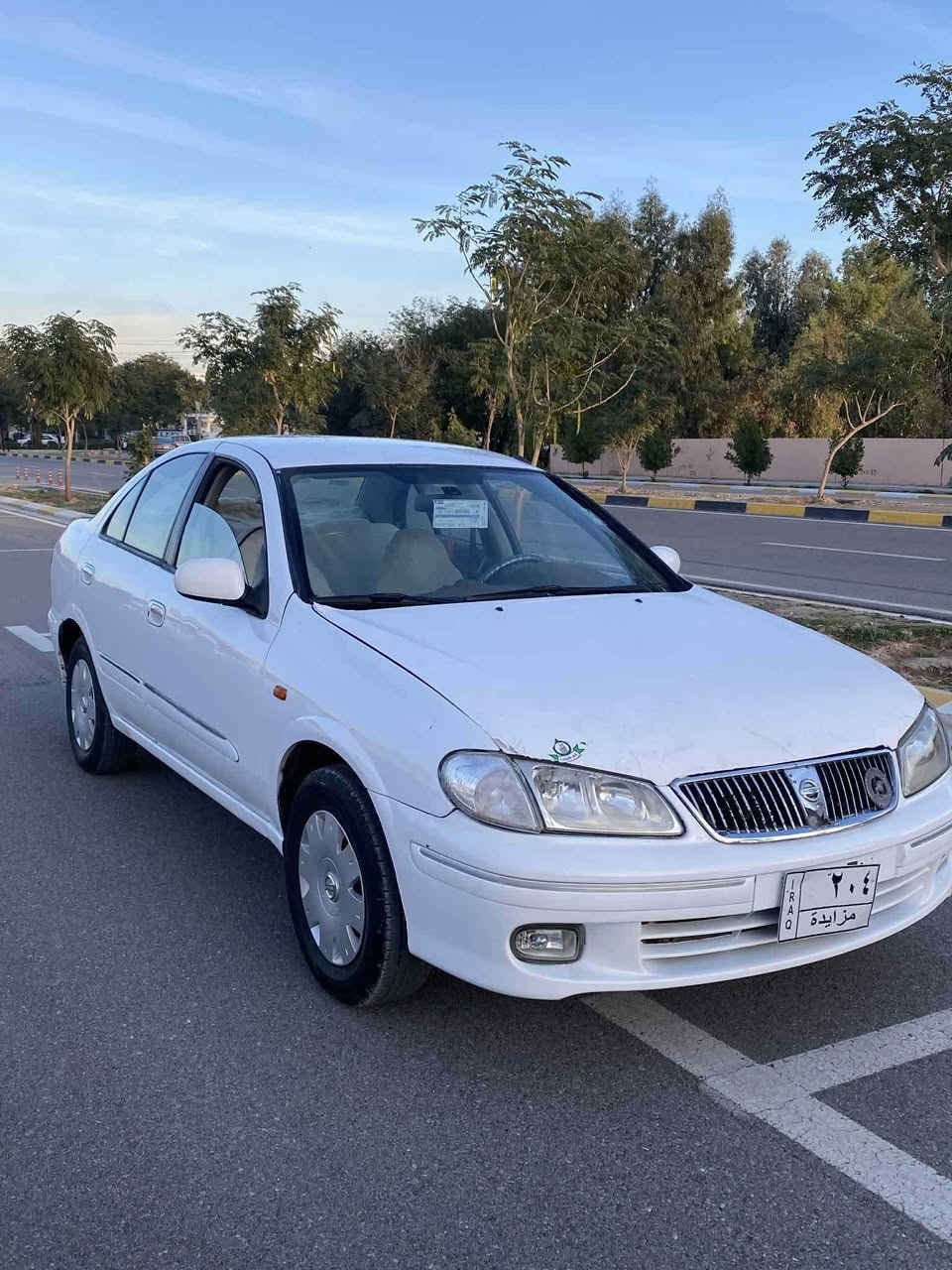 نیسان سەنی مودیل 2001 گیر عادي بةشةرتي گیر و مةکینة کتابي مزایدةي لةگةلة  حیزام بویاخ کراوة لةسةر ساخي جرکەي تیا نیة و بئ مةسرةفة نرخي 47 گةلاومةجالي تیایة ژ.م *********** *********** كالار, السليمانية
