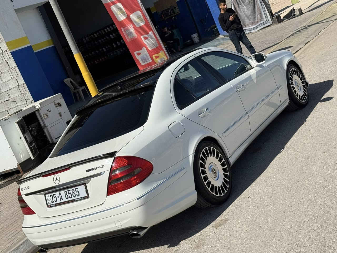 السلام عليكم
مارسيدس W211

موديل 2009

فول مواصفات مكفوله من الضربه والصبغ 

سنويه بسمي مشروع وطني  تحويل مباشر 

بانوراما 

تبريد قطعتين 

كشنات جلد تدفئه تبريد 

متعًوب ومصروف عليه مابيه نقص برغي 

نزلت السعر لغرض محتاج 

السعر 175وبيه مجال بسيط جدآ

مكان السياره فلوجه 

بيع او مراوس حسب القناعه 

للستفسار ***********
