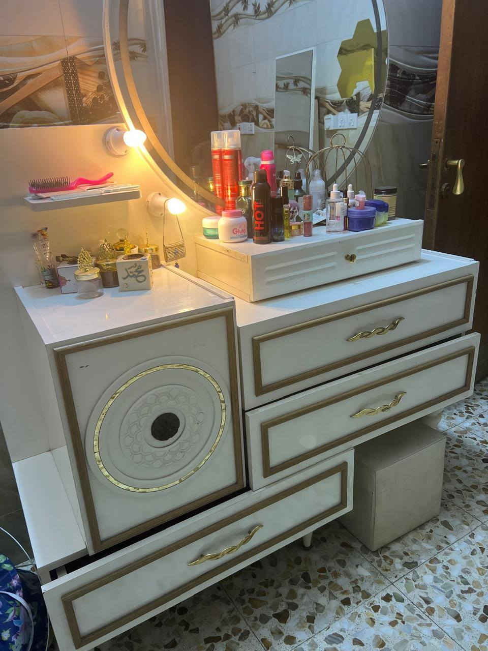 غرفه نوم تركيه درجه اولئ 9قطع سعر 850وبي مجال مكان بغداد الامين ***********
