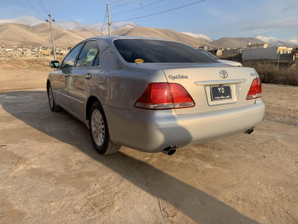 رويال ٢٠٠٥ كه وره به  كه وره دوو دكمه ي ناو زه رد ***********
