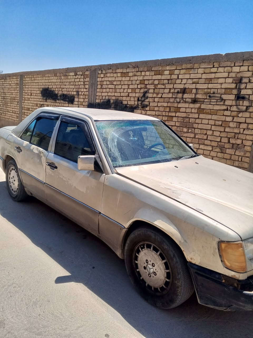 مارسدس دب لون ذهبي موديل 87 جارده لان مامصبوغه بلاد سنويه مخلصه 2025 سياره مكينه وكير شرط حداديه عوزها ادامه لان قبل سنه مشتغل حداديتها كامله باتري جديد حجم كبير مكينه 2 ونص ديلكو عوزها فقط دعاميه اماميه سياره خير من الله كهرباءيات كله شغاله سياره بسمي تريد وكاله تريد مداور سعر 35 ورقه وبيها مجال حك دعاميه وادامه الحداديه اتصال رقمي ‏‪***********‬‏

