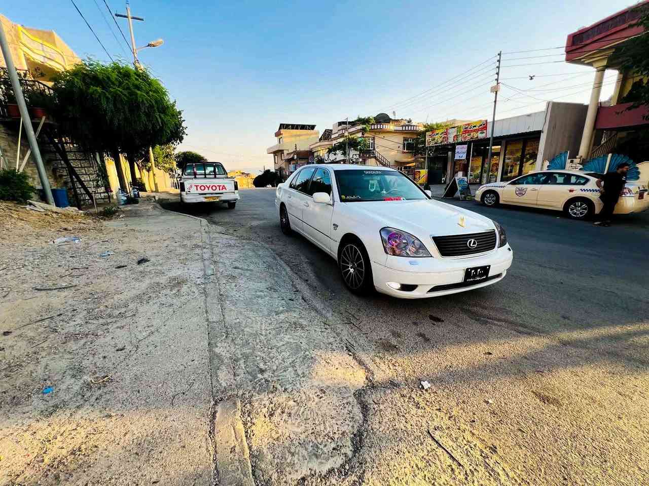 بۆ فرۆشتن 
سوکان بیلاد لای خۆمانە واتا مەحەور نیە  بەس  موسە 
بڕاوە بەشەرت کەڤەر گۆڕاو ڕەقەم شانسی بەشەرت

لێگزز  
 2005 LS 430 V8 
مەکینە گێڕو کارەبای بەشەرت 
پێشو دوای دەعمی نیە 
قەپەتا مواسەفات 
فول فول مواسەفاتە 
ڕەنگی سپی سەدەف و  ناوزەرد 
کوشن جڵدوکارەبا 12 حەرەکە و 3 مۆد غەزنوو تەبریدە 
سوکان کارەباو غەزن 
ناو بەرگە درگاو سەقەفی سفرە لۆک بۆنی شەریکەی لێیە 
دەبڵ شاشە  
تەبرید سارد 🥶 گەرم لەسلۆری 
کارەبای دەعامی بۆدەعامی بەشەرت  
پێشو دوای حاسەیە ڕادارە  تەعدیل سورعەیە 
کامل سێرفزی شلەمەنی بۆکراوە 
ڕۆنو هایدڵۆریکی مارەکەی مۆتۆڵی تێکراوە بانسی پێشو دوای گۆڕاوە 
تاقمێ تایە ویلی AMG دوو سایزی 18 لەسەرە تایەی تازە  
شوێن سلەیمانی 
*********** 

52 گەڵاو مەعامەلە 
ئەدمین گیان ❤

