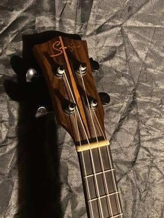 للبيع Ukulele  GKT-100
نظيف، السعر ١١٠ الف


**إذا كنت صاحب هذا الإعلان وتريد حذفه لأي سبب، رجاءا أرسل رسالة إلى الدعم الفني**