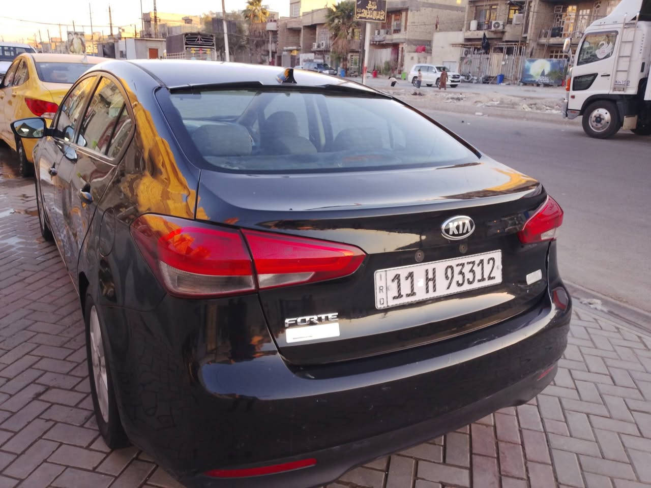 كيا فورتي 2017  بنيد وجاملغ ودعاميه مفتوح  سرقه. مفتوح كازكيت كير عادي سياره جاهزه كل نقص مابيهه سعر 95 رقم موبايل ***********
