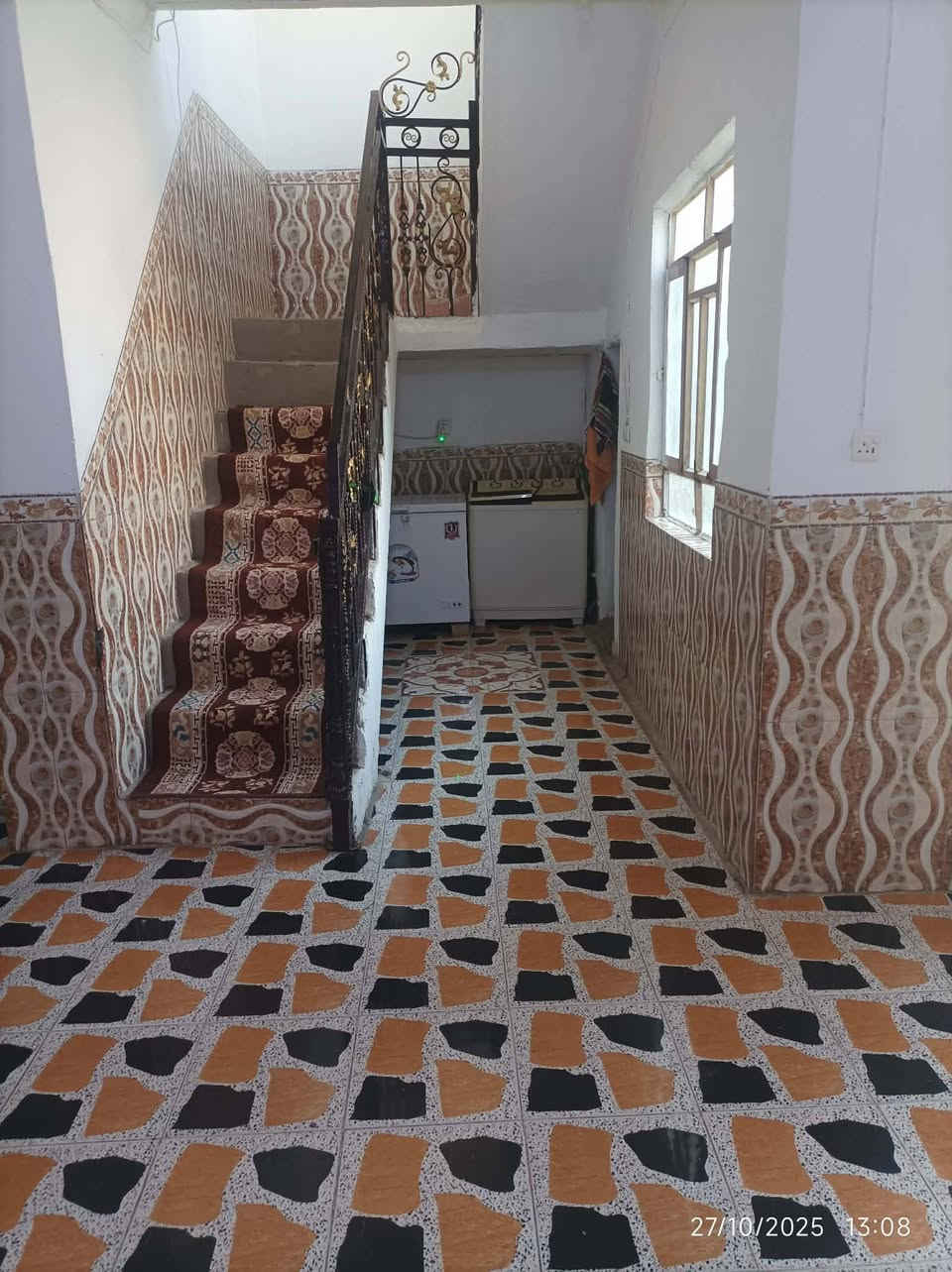 السلام عليكم
بيت للبيع طابو صرف 
في حي الزهراء ٢
قرب مدرسه المنار الاهليه 
مساحه البيت١١٠م
 تفاصيل البيت غرفه نوم
 صاله مطبخ صحيات  
  للاستفسار فقط على الرقم 
***********
