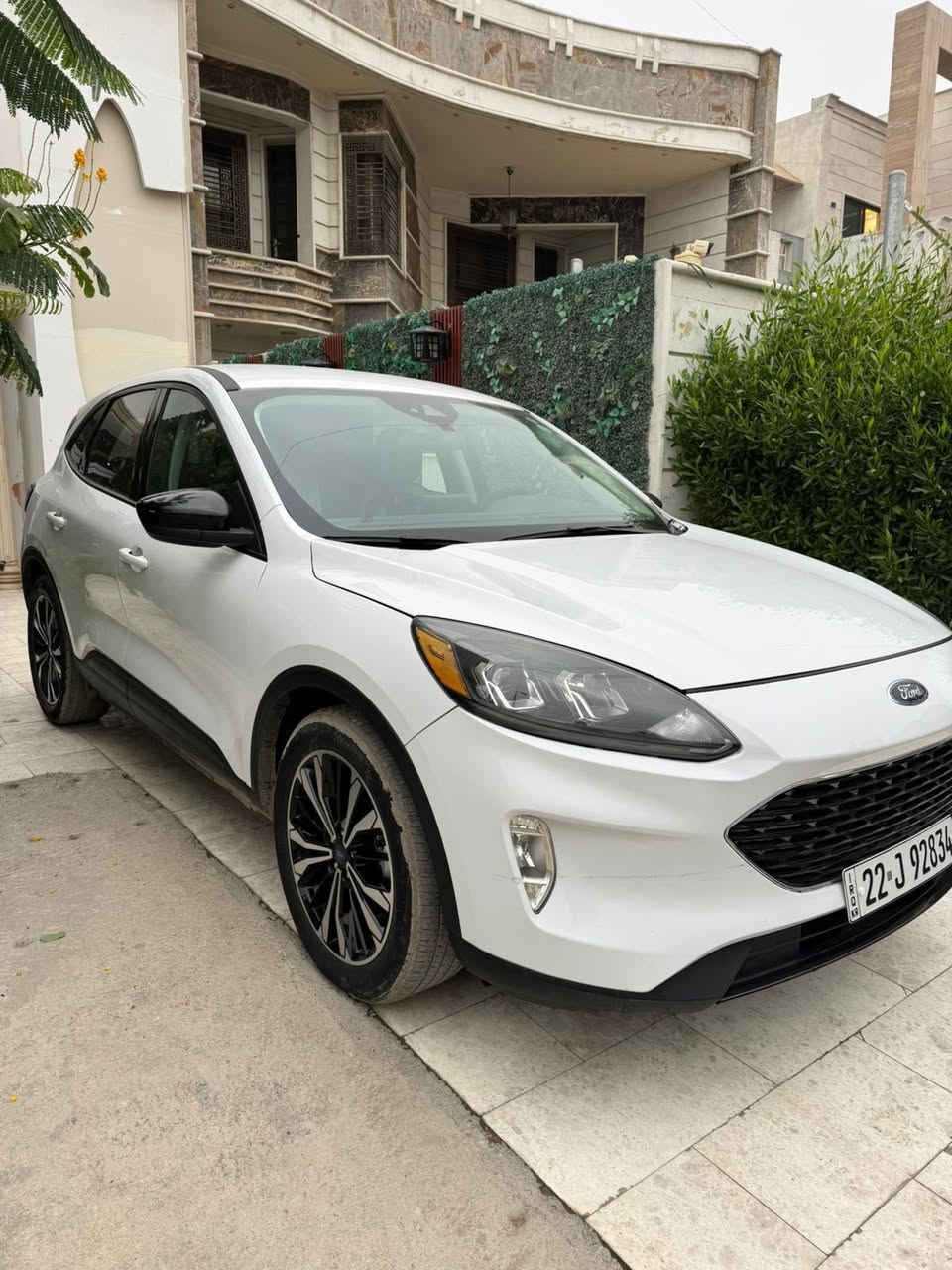 فورد سكيب 2022  محرك 2500  اربعة سلندر ماشية 33 هايبرد فئة SE رادارات كشنات تدفئة تبريد ستيرن تدفىة بصمات تشغيل وابواب وتشغيل عن بعد خمس وضعيات قيادة شاشة دجتال كيجات الكتروني دبل اكزوز وهاندبريك دكمة واوتو بارك 
 حادثها جاملغ وشوية من البنيد بدون ايرباك 
الباقي مكفولة 
السيارة ترايها زيرو نظيفة جدا داخل وخارج ع وضع الشركة 
رقم اربيل باسمي هزة جديدة وسنوية 
مكاني اليرموك السعر 157$  ورقة ومجالها قليل 
***********
