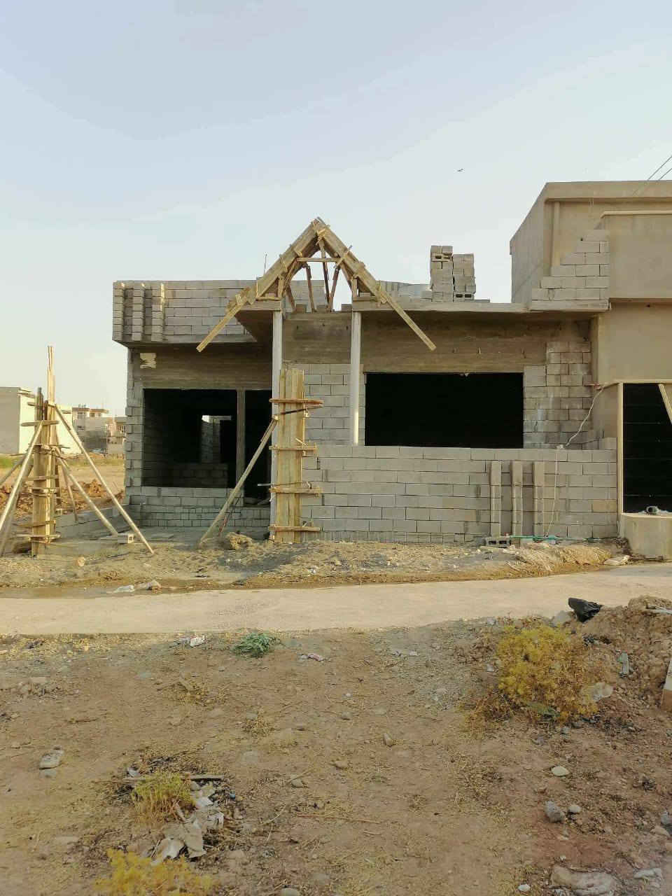 هيكل للبيع مساحه ٢٠٠ متر 

 في حي الكندي الثانية قرب مولده الجود 

الهيكل طابقين طابق الثاني ما مصبوب 

المنطقه كامله الخدمات تبليط ماء كهرباء 

السعر ٥٥ مليون قابل للتفاوض 

للاستفسار أكثر الاتصال على الارقام التاليه 

***********
***********
***********
