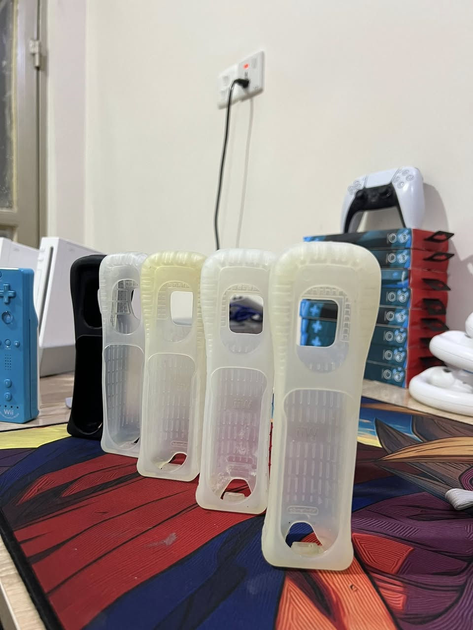 مرحبا شبابنا جميع محلقات جهاز WII
جميعها اصلية ونظافة عالية جدا 

يوجد اجهزة كاملة وتوجد ملحقات 

جهاز كامل مع ملحقات

يدات إضافية 

محولات 

فيش AV 

قواعد 

دركسونات


**إذا كنت صاحب هذا الإعلان وتريد حذفه لأي سبب، رجاءا أرسل رسالة إلى الدعم الفني**