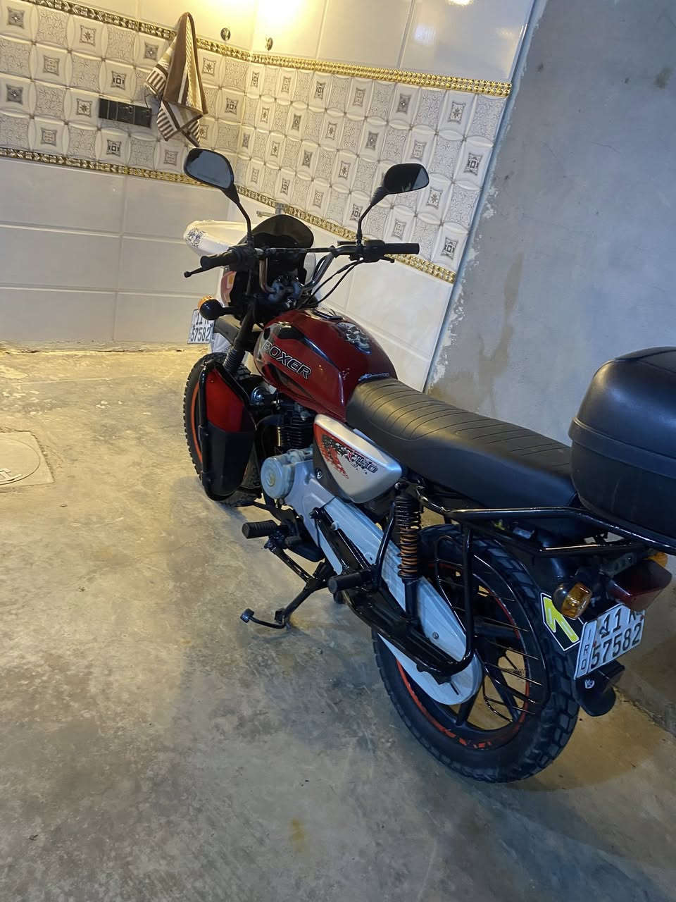 بوكسر موديل 21 رقم بغداد انكليزي بأسمي تجفيت شركة مكان بغداد تقاطع نهروان *********** السعر 1800  وبيها مجال دشبول ميشتغل
