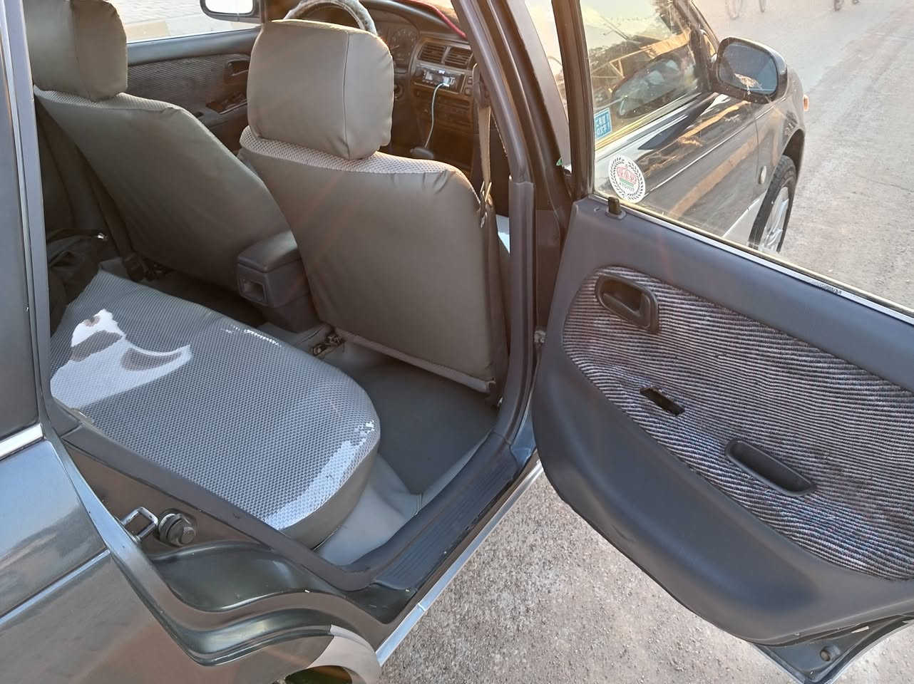 سلام عليكم كورله للبيع موديل 1993 مصبوغه فقط للجماليه سياره بدون خياس وضربه مكفوله جاهزه سياره مكينه كير حداديه صدر بسمي مشروع وطني سنويه29 مكان واسط النعمانيه الاتصال عل رقم ***********
***********
