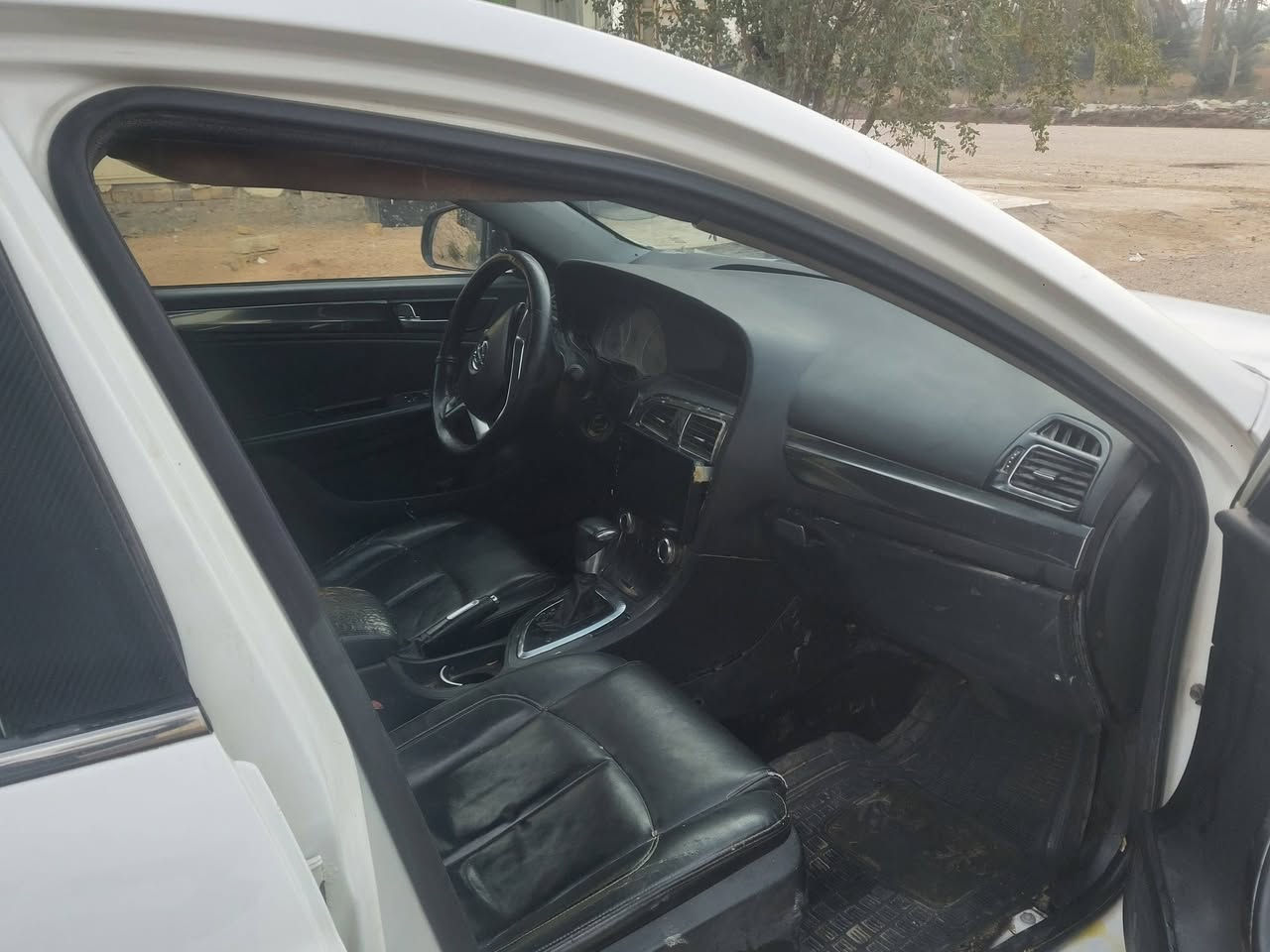 السلام عليكم سياره للبيع ب 50 وبيها مجال***********
