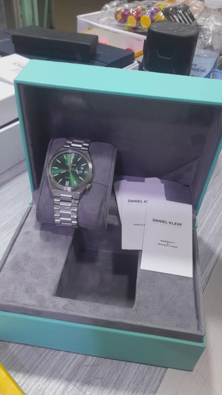 السلام عليكم..ساعات أصلية
1-Swatch1996 نظافة جيدة
رنك دوار/لامينوس قوي/كوارتز/٢٠٠ متر ضغط تحت الماء /٧٥لف 
2-Daniel klein تصميم تيوسا 
مينا خضرا/عقارب مضيئة/ ٥٠ متر ضد الماء/ستانلس ستيل/الحالة جديدة مع كامل المرفقات سعر ٨٠
3-casio mtp اخت الجديدة 
ضمان دولي/عقارب لامينوس قوية/ستانلس ستيل/جلد طبيعي/تأتي مع علبة(عادية) وأوراق الضمان الخاصة بيها/سعر ٩٠.. المهتم يراسلني..شكرا


**إذا كنت صاحب هذا الإعلان وتريد حذفه لأي سبب، رجاءا أرسل رسالة إلى الدعم الفني**