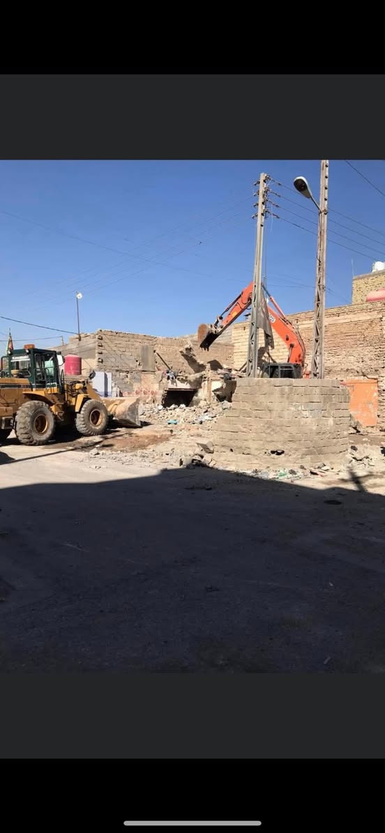 اليوم وبفضل الله 
تم تفليش وهدم بيت بمساحة 100م في ألجمهوريه 
(شارع المكاتب ) وتم نقل الأنقاض وقلع القطعه ودفنها بالسبيس والأسمنت وحدلها طبقتين للأستفسار ***********. أو   ***********
