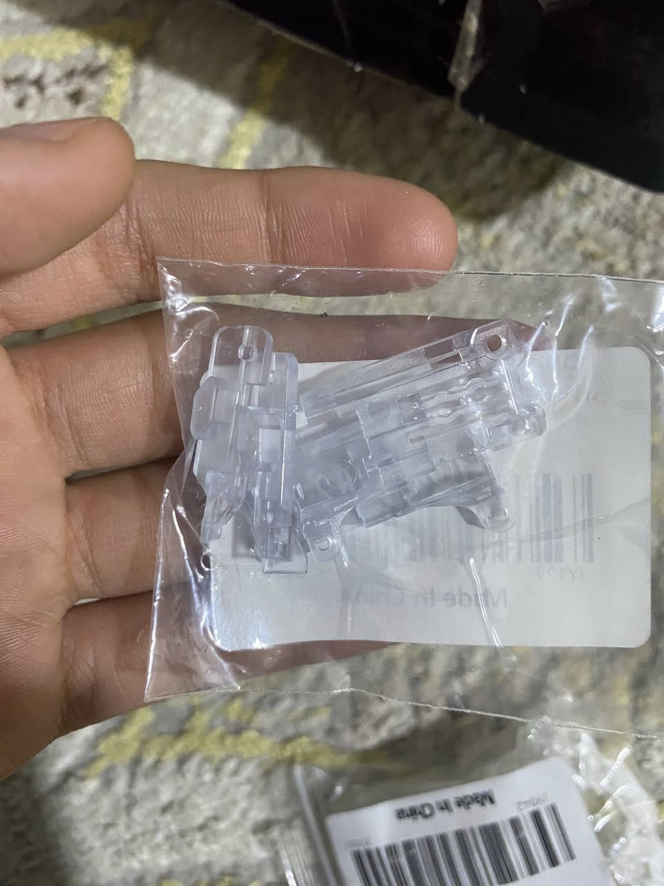 🏷️ عرض بيع قطعة eXtremeRate RISE4
• النوع: 4 أزرار خلفية (Paddles) ليد PS5.
• المميزات: نسخة الربل (Rubber Grip) + أزرار شفافة.
• الحالة: نظيفة جداً وكاملة مع الفلاتر.
• السعر: 45,000 دينار (قفل).
• المكان: [البياع].
• للتواصل: [***********].
م
