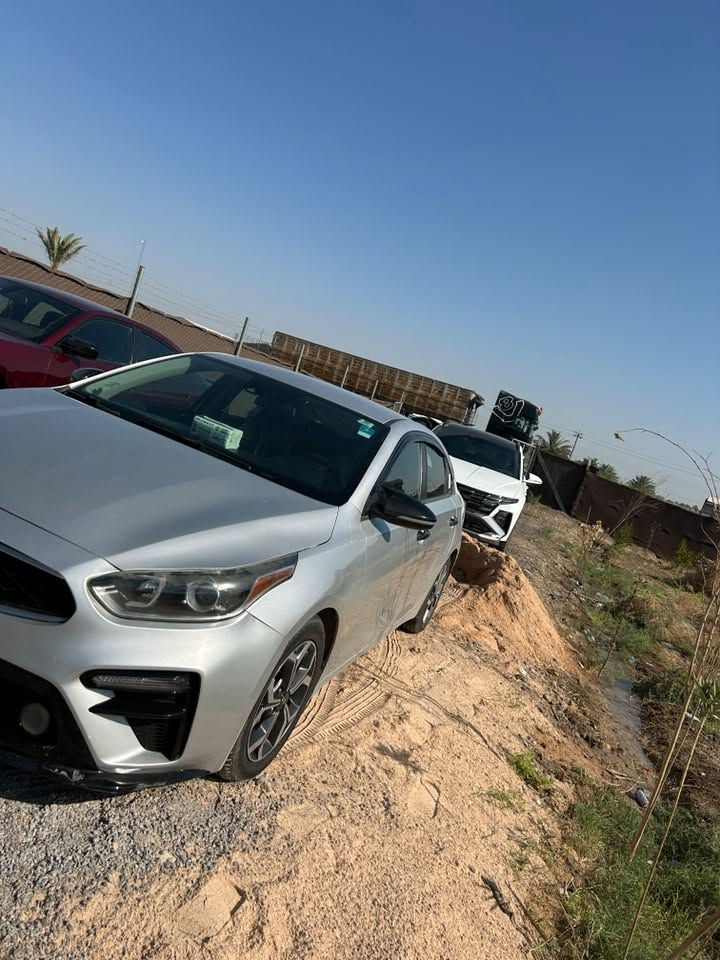 السلام عليكم. فورتي 2019 مكينة دوش كير ايتي المرغوب سيارة بيهة 3 قطع كلير وضربة امريكا جنطة السيارة كولهم بدون دواخل بدون ايرباك سيارة كلش نضيفة  رقم بغداد الانكليزي وبسمي تحويل ثاني يوم مكاني بابل السعر 116وبيهة مجال  للاستفسار:***********
