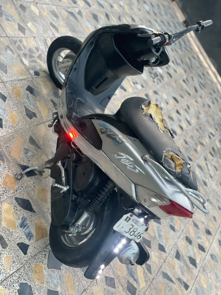 ماكس قجمه للبيع ⚡️
مرتبه النضافه مثل ما بلصوره 

كهربائيات شغاله عدا بك لايت يحتاج كلوب 

محرك نضيف شلعه وسرعه ومعدل 

نقوصات سلف ما يدير لان ( الباتري )كاعد 

السعر 380 وبيها محال قليل 

العنوان القرنه النهيرات 

واتساب فقط ***********
