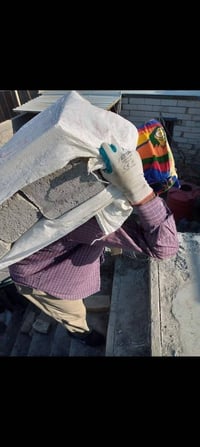 اني اخوكم اشتغل عامل اصعد مواد البناء عله الظهر تنزيل وتفريغ مواد تنظي...