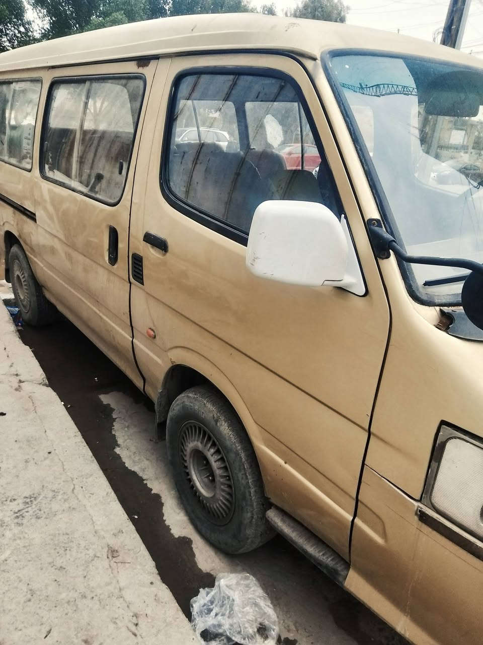 سياره فتون بوراسلي 2008 رقم بغداد  تخم تاير كهربايات شغاله مكينه جاهزه كابريتر
  بيع مستعجل
سعر 38
بدون ضربه 
تحويل مباشر 
فقط يردله ترتيب داخل
 
***********
