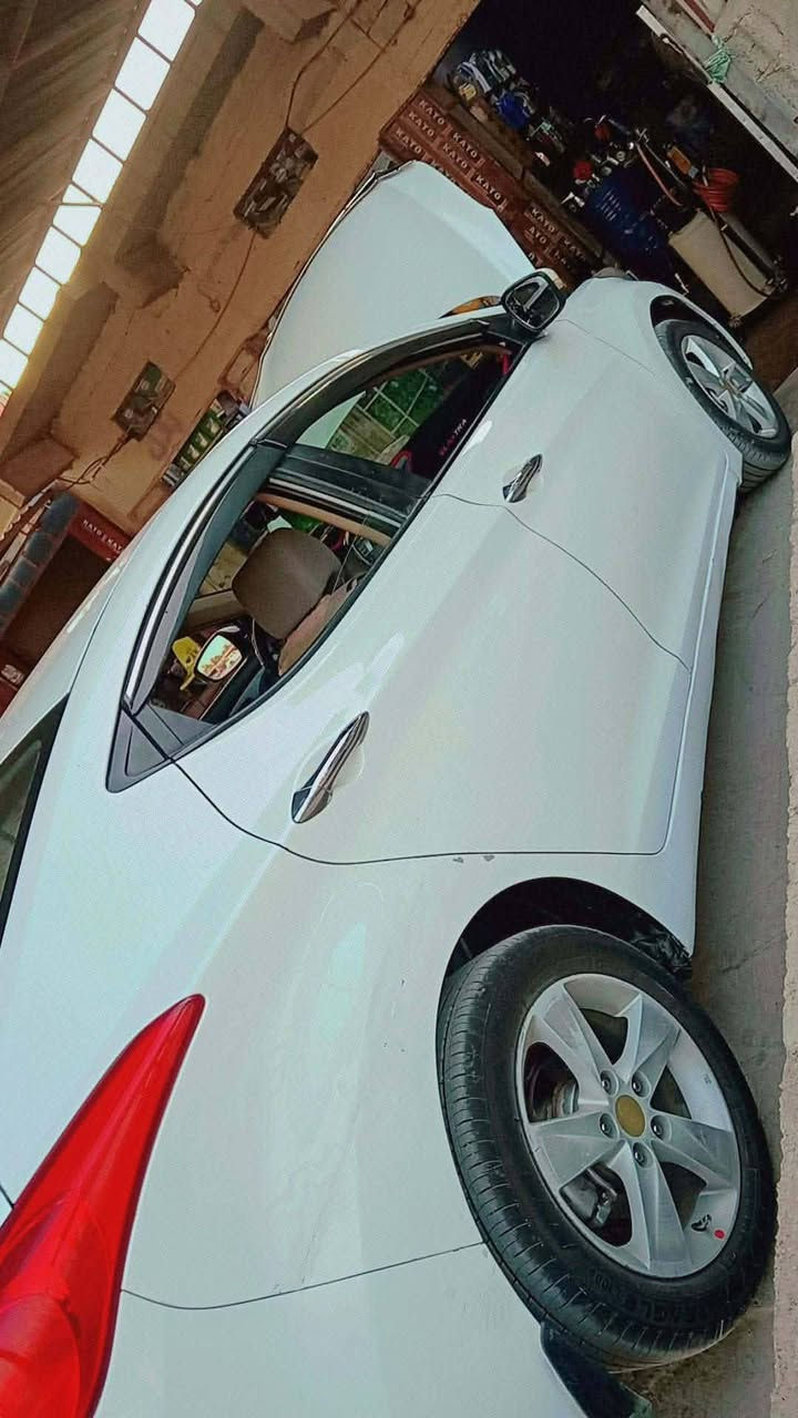 سلام عليكم سياره النترا موديل 12 خليجي مكفوله من الضربه القويه تلحيضات بسيطه  سياره خير من الله محرك كير مكفول محرك 1800مافتوح مكفول من تبخير وتنقيص ***********
