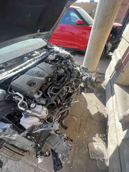 كامري هايبرد 2025 SE دخول جديد
وارد امريكي شغاله السياره على حادثها البجم مفصخ
السعر 120 وبيها مجال مكاني مجمع مشن 
***********
