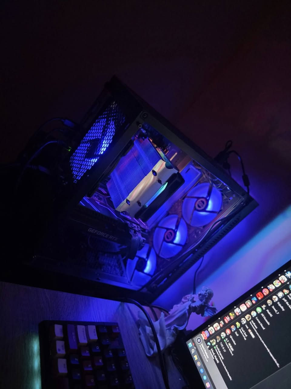 بيسي للبيع3070ti
r5 5600
m.2 1t
ram 16(8×2) ddr4 3200
600 watt p.s
mass case 4 fan
b450 msi
ماعندي توصيل للاسف مكاني النجف مجمع الاميرات تكدر تتواصل وياي على الواتساب ونتفق على السعر 
رقمي للتواصل ***********
السعر مليون و٢٠٠ الف وبيها مجال
